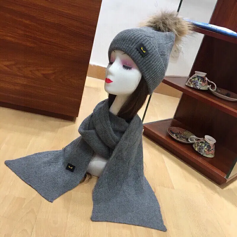 fendi hat and echapres set s_12651462